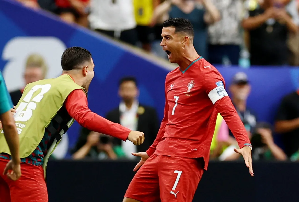 Ronaldo đã góp công lớn vào chiến thắng 5-0 của đội tuyển Bồ Đào Nha